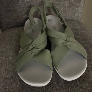 Clarks Cloud Steppers Sandals Size 10W